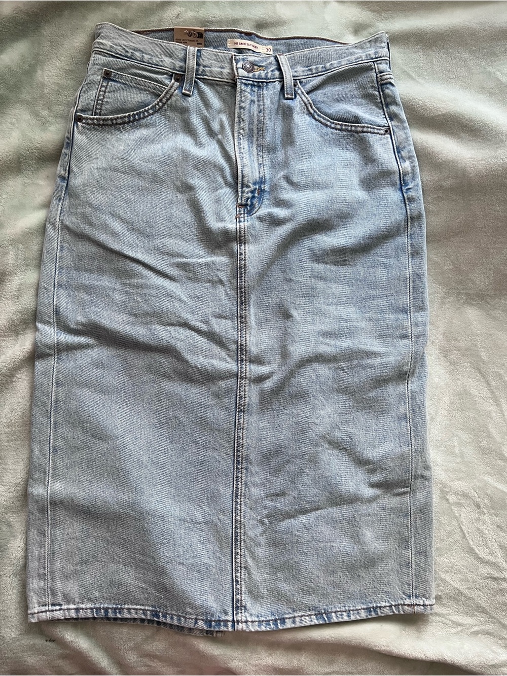 NWT Levi’s High Waist Denim Skirt